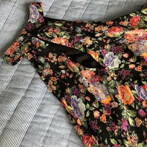 Keyhole neckline halter dress- boutique brand, L